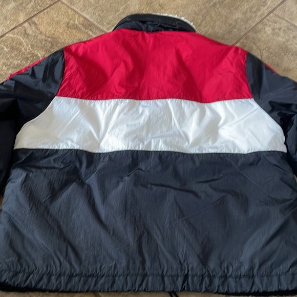 + HOLLISTER + Cropped Puffer Jacket - Picture 2 of 13